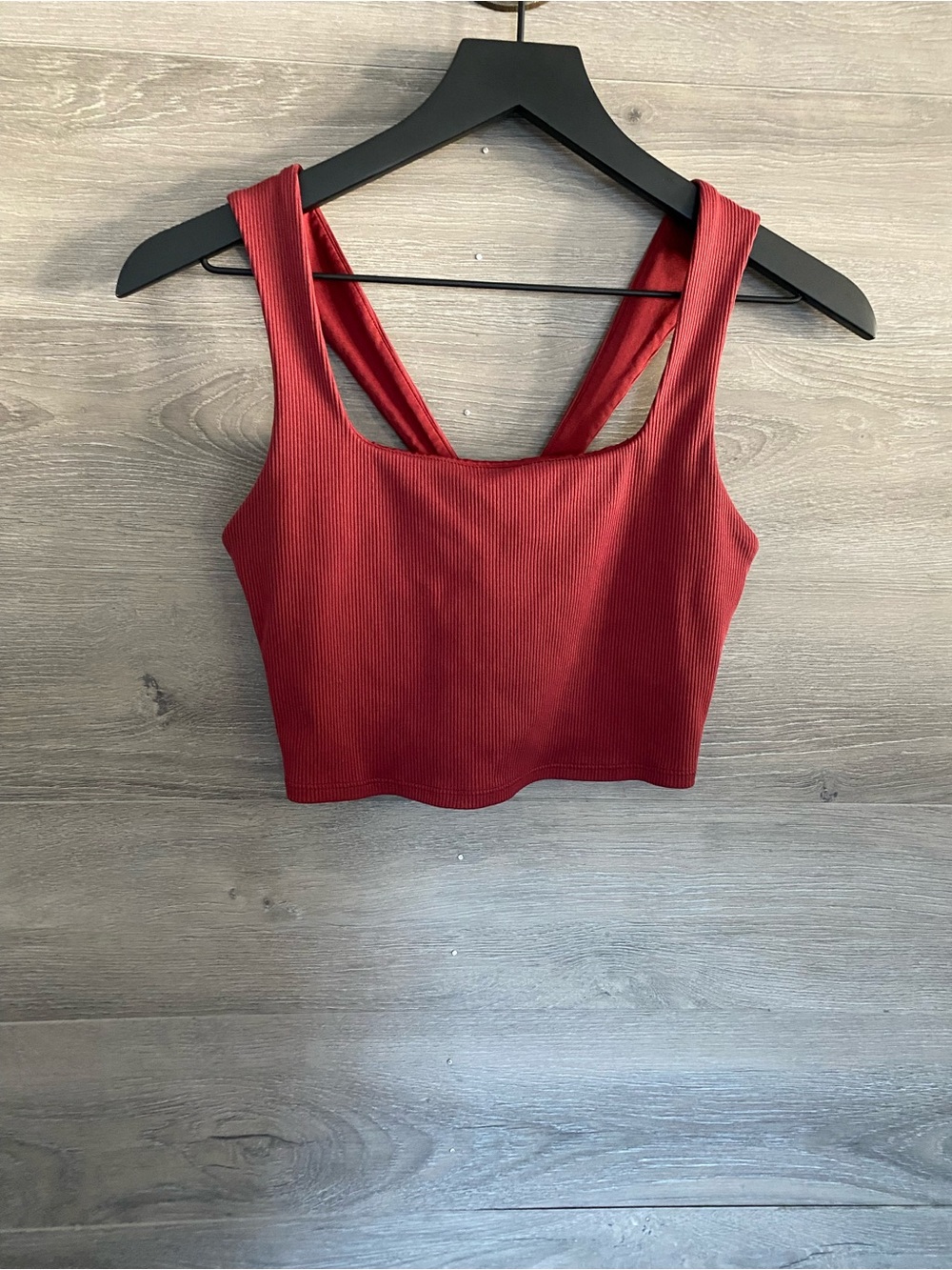 Alo Ribbed Cross Back Crop Tank